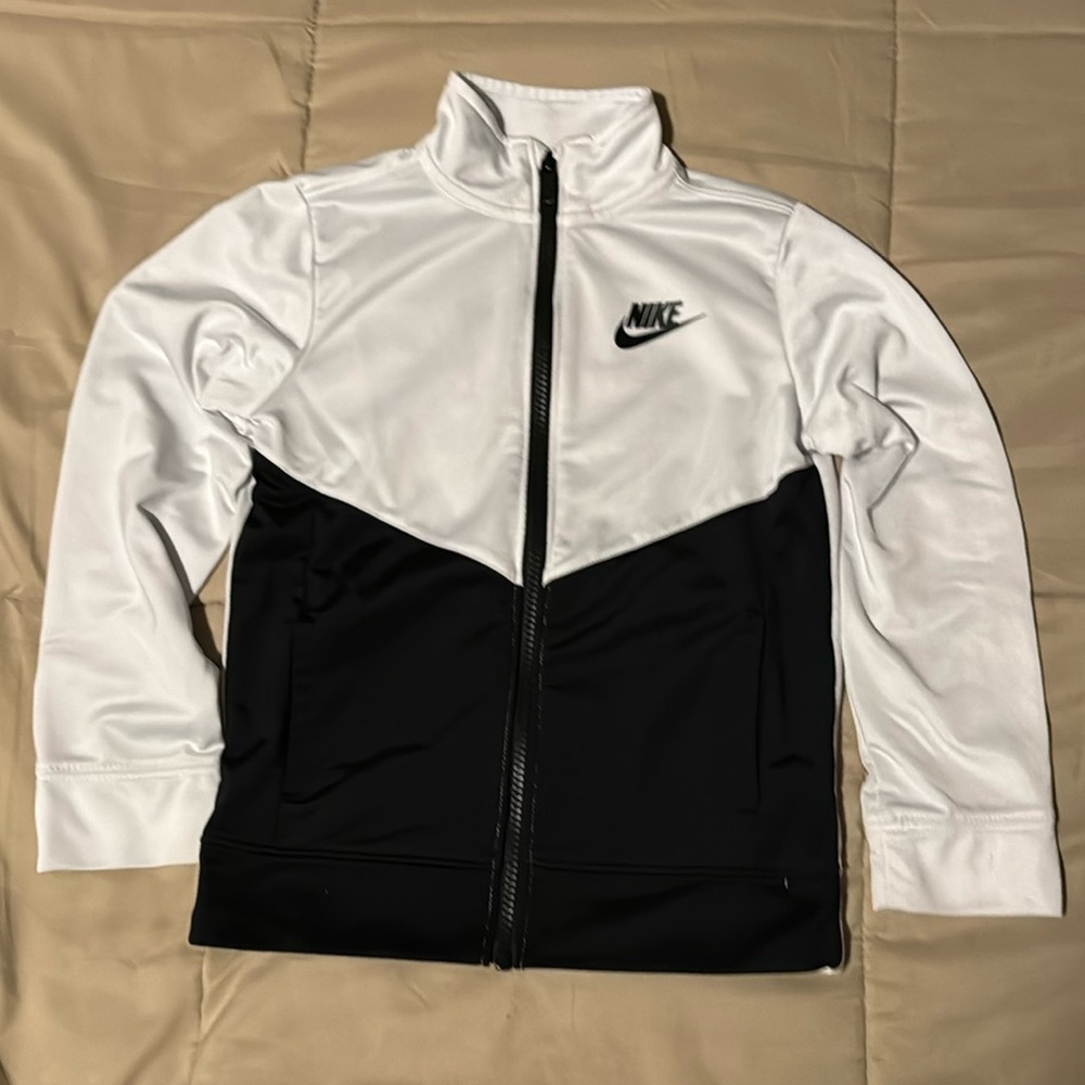 Nike Boys Jacket (6-7 years)